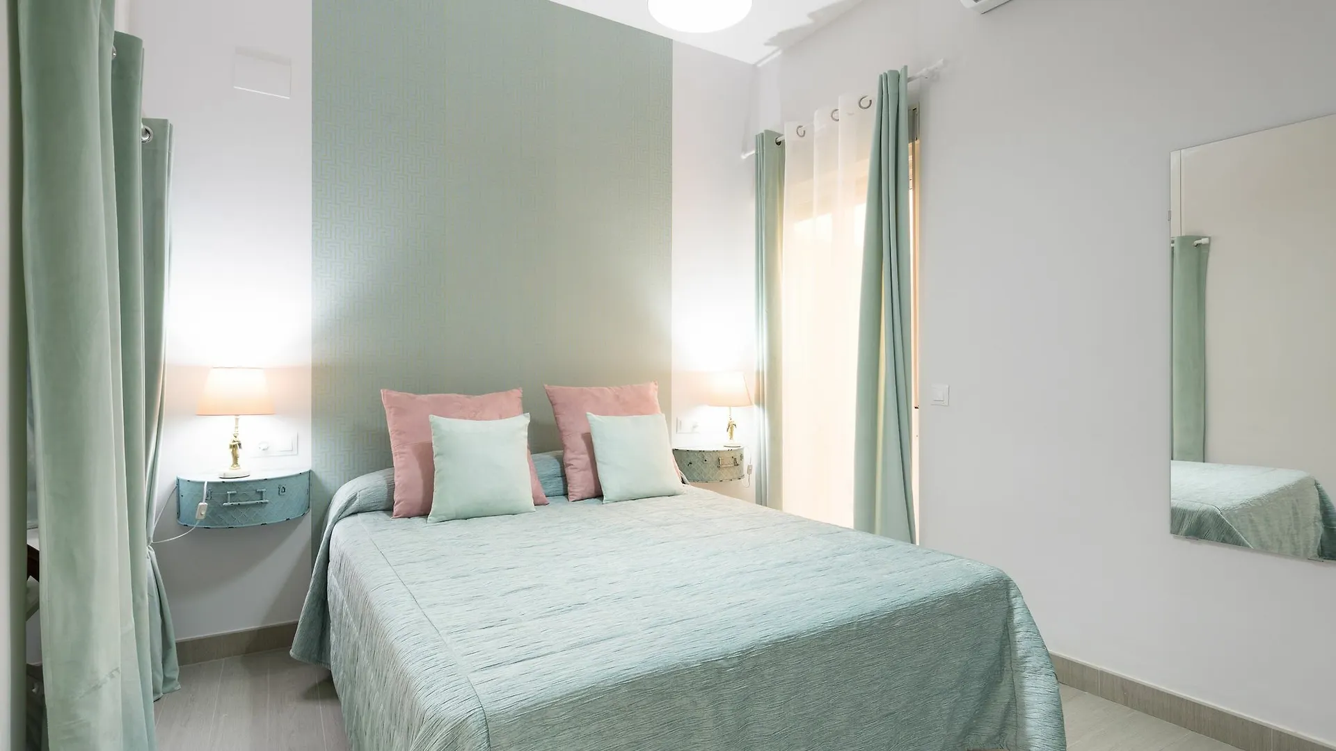 Lovely & Quiet City Center Apartment マラガ 0*,