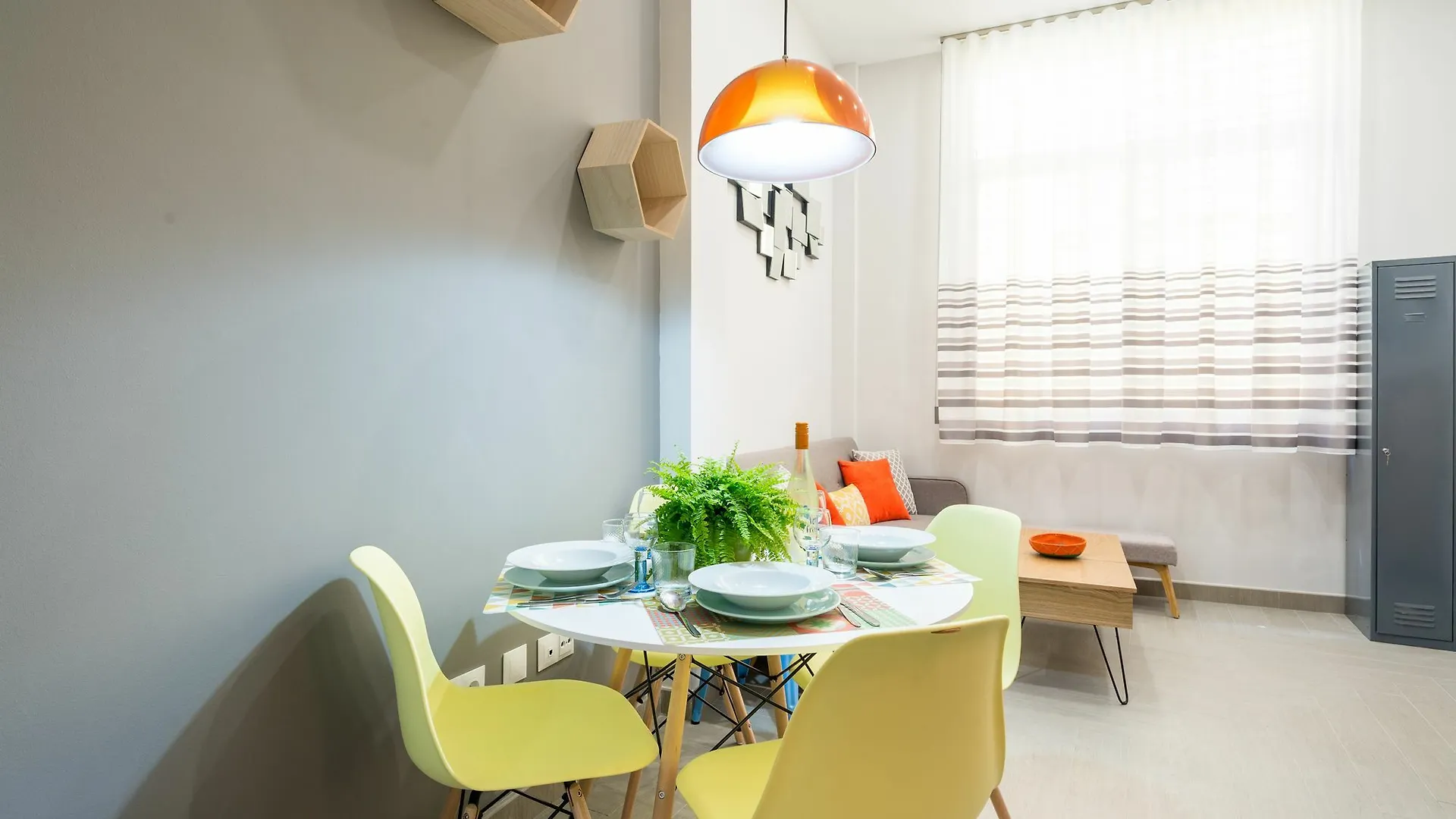 Lovely & Quiet City Center Apartment マラガ 0*,  スペイン